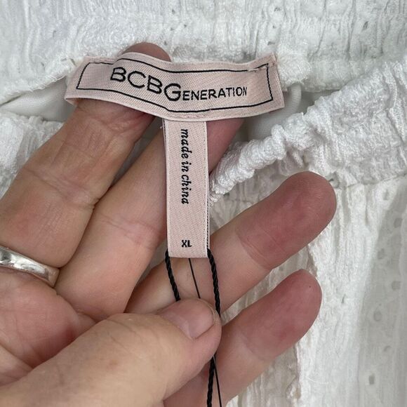 BCBGeneration White Flowy Lined Eyelet Drawstring Short XL NWT - Picture 4 of 7